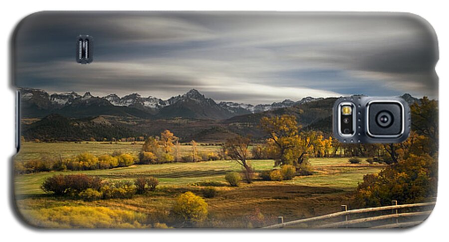 Dallas Divide Galaxy S5 Case featuring the photograph The Dallas Divide by Keith Kapple