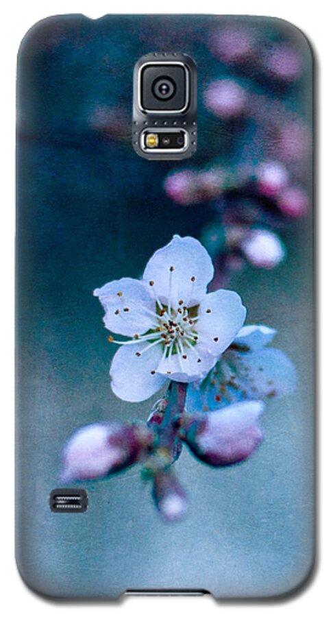 Flower Galaxy S5 Case featuring the photograph The first by Laura Melis