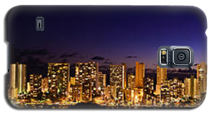 Hawaii Galaxy S5 Case featuring the photograph The Moon and Venus Over Honolulu by Jason Chu