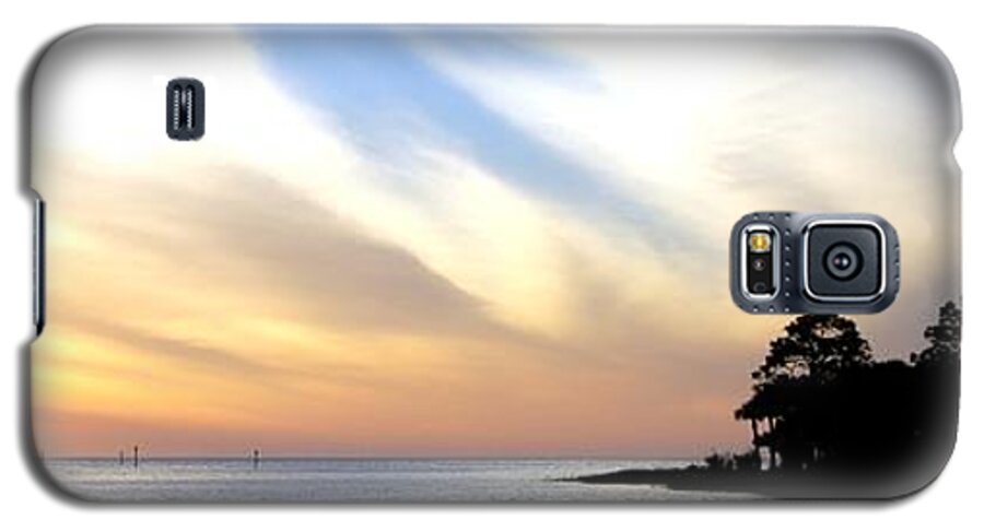 Gulf Galaxy S5 Case featuring the photograph Twilight on the Gulf by Judy Hall-Folde