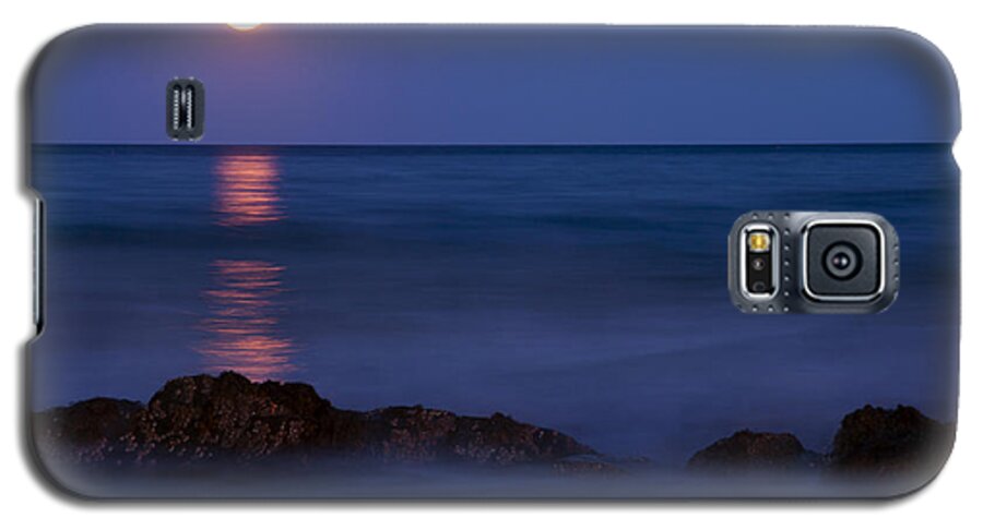 Moon Galaxy S5 Case featuring the photograph Wells Beach Maine Moonrise by Glenn Gordon