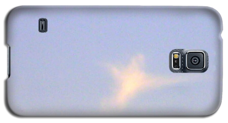 Natural Cloud Depicting An Image Of A Dove Galaxy S5 Case featuring the photograph Natural Dove Cloud by Robin Coaker
