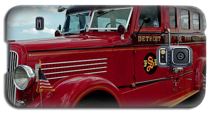 Fire Galaxy S5 Case featuring the photograph Detroit Fire Truck #1 by LeeAnn McLaneGoetz McLaneGoetzStudioLLCcom