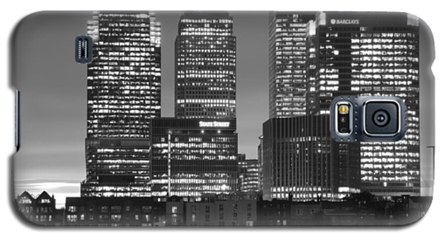 Canary Wharf Galaxy S5 Case featuring the photograph Docklands Canary Wharf sunset BW #1 by David French