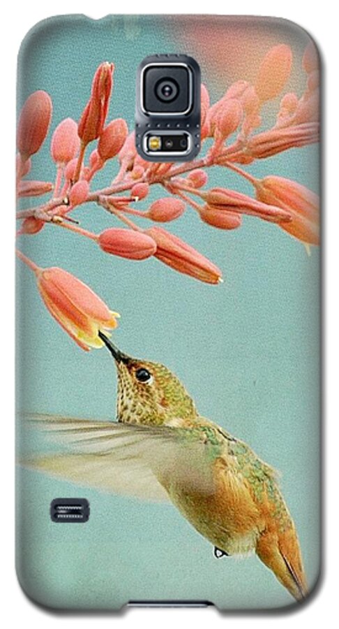 Hummingbird Galaxy S5 Case featuring the photograph Ethereal #1 by Fraida Gutovich