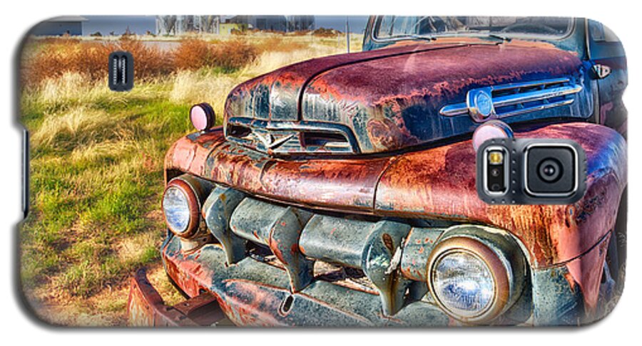 Ford Galaxy S5 Case featuring the photograph Looking for work #1 by Daniel George