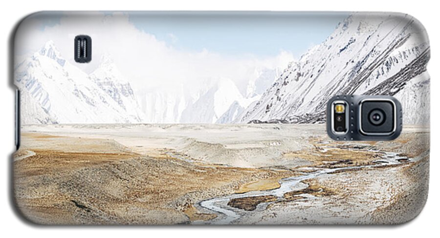Active Galaxy S5 Case featuring the photograph Mount Everest #1 by Setsiri Silapasuwanchai