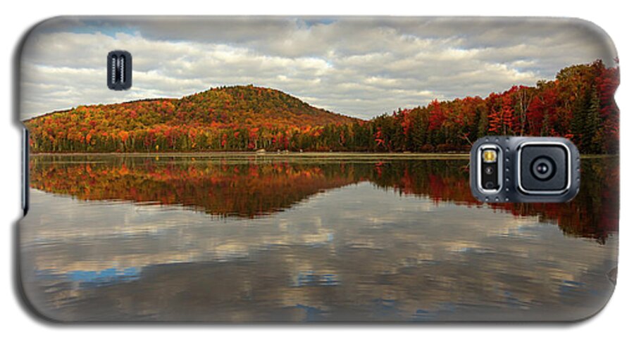 Vermont Galaxy S5 Case featuring the photograph Autumn Reflections by Mike Lang