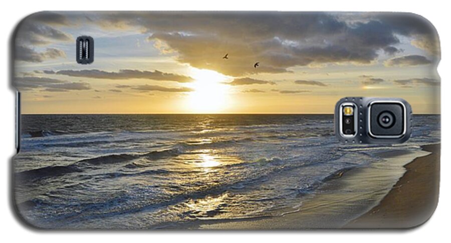 Obx Sunrise Galaxy S5 Case featuring the photograph Sunrise on the Banks #1 by Barbara Ann Bell