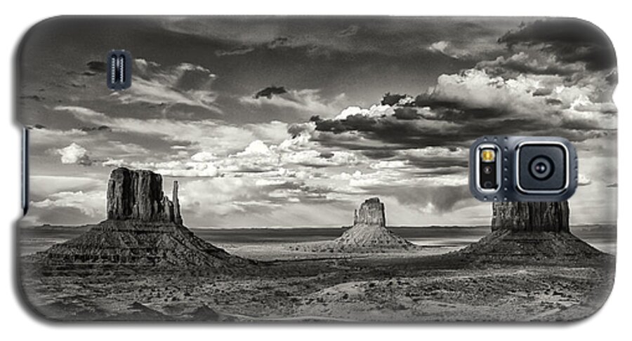 Arizona Galaxy S5 Case featuring the photograph Valley View #1 by Robert Fawcett