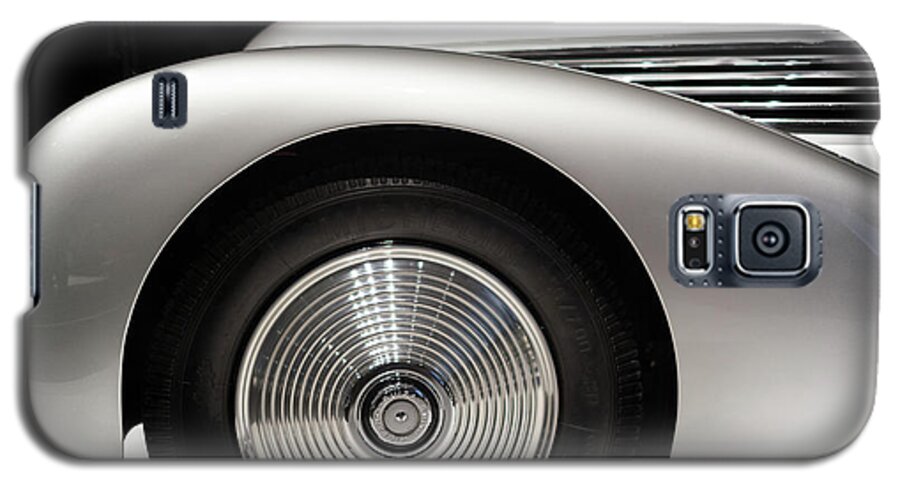 2016 Galaxy S5 Case featuring the photograph 1938 Hispano-Suiza H6B Xenia by Wade Brooks
