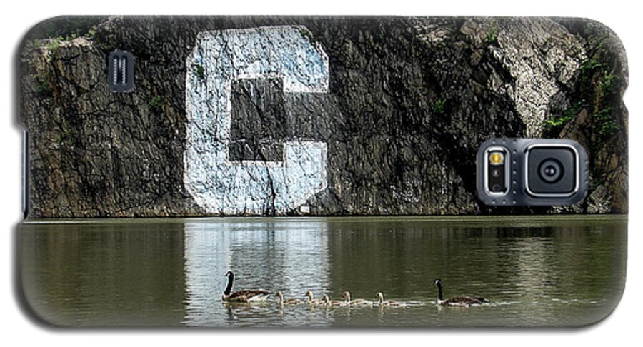 2015 Galaxy S5 Case featuring the photograph Spuyten Duyvil #2 by Cole Thompson