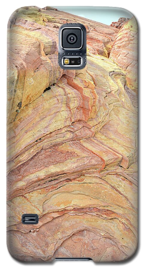 Valley Of Fire State Park Galaxy S5 Case featuring the photograph Colorful Sandstone in Valley of Fire #21 by Ray Mathis