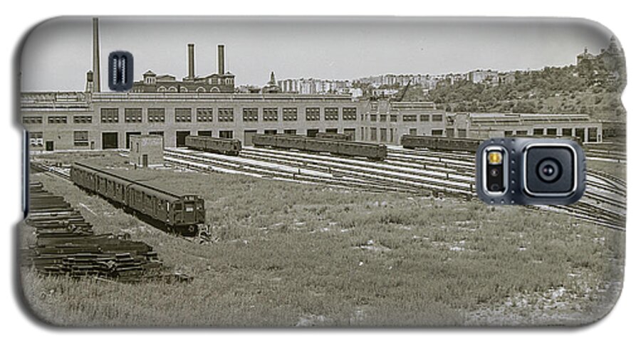 Inwood Galaxy S5 Case featuring the photograph 207th Street Railyards by Cole Thompson