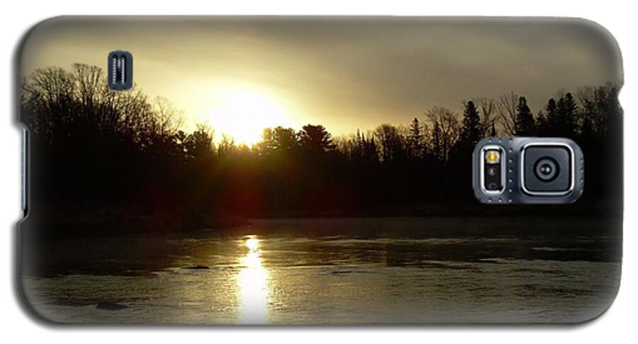 Mississippi River Galaxy S5 Case featuring the photograph Mississippi river Sunrise reflection #3 by Kent Lorentzen