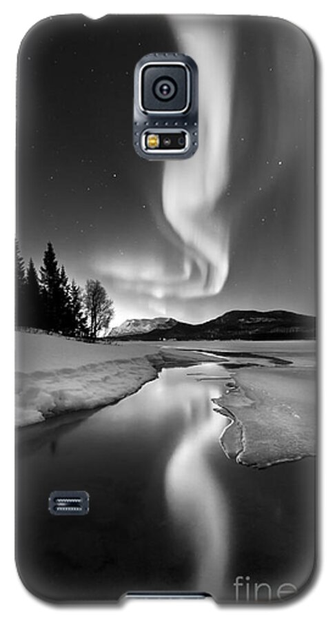 Aurora Borealis Galaxy S5 Case featuring the photograph Aurora Borealis Over Sandvannet Lake #4 by Arild Heitmann