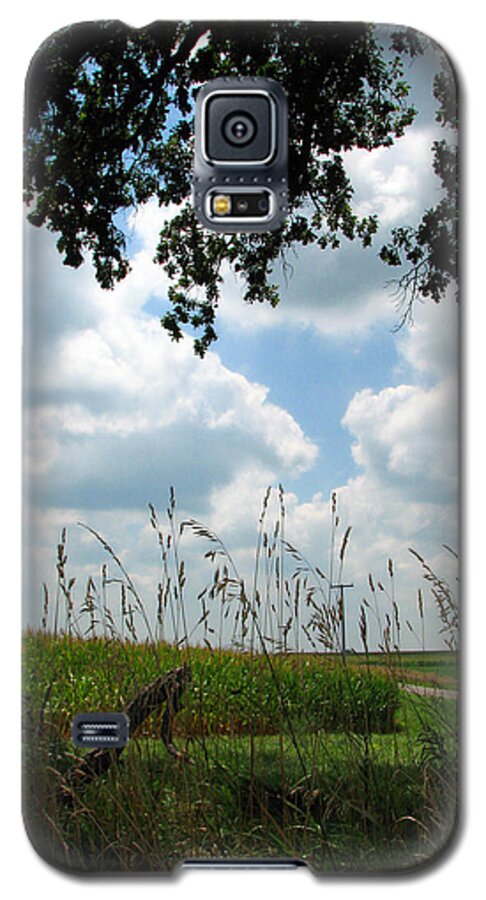 Country Scene Galaxy S5 Case featuring the photograph A Beautiful Day by Joanne Coyle