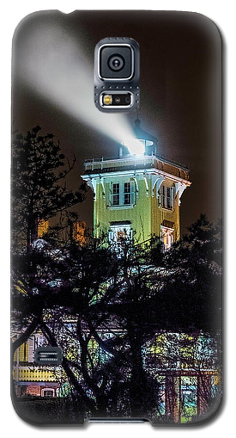Atlantic Coast Galaxy S5 Case featuring the photograph A Light in the Darkness by Nick Zelinsky Jr