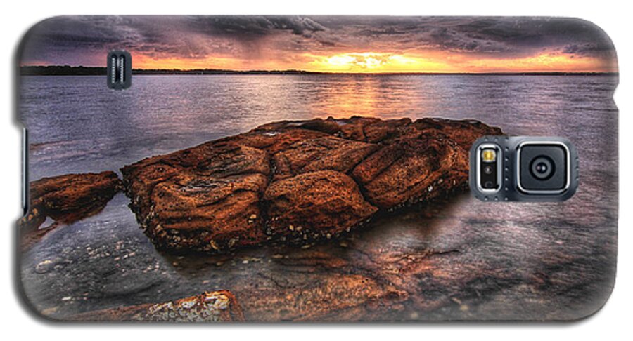 Port Stephens Galaxy S5 Case featuring the photograph A Storm Is Brewing by Paul Svensen