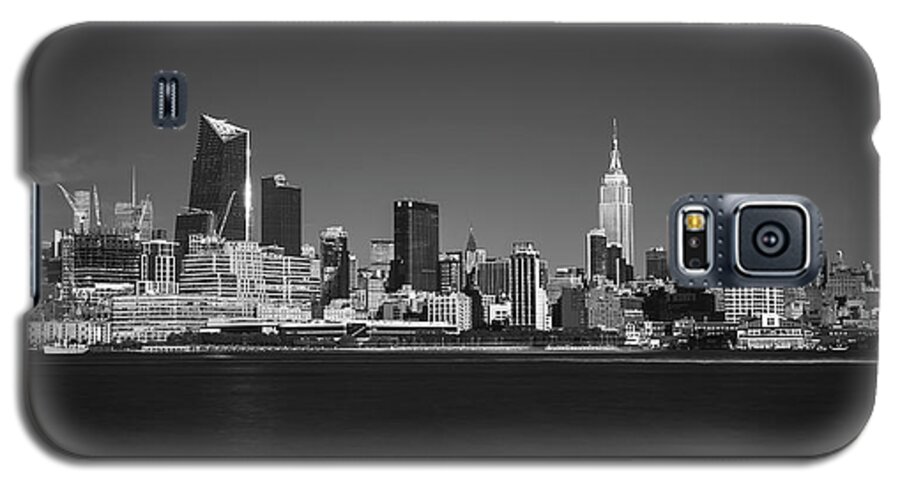 America Galaxy S5 Case featuring the photograph A view from across the Hudson by Eduard Moldoveanu