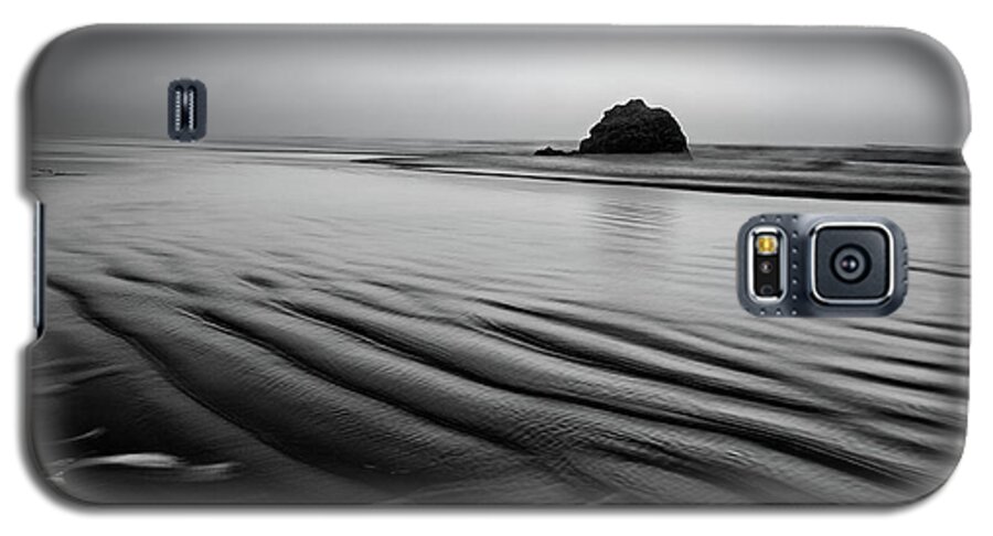 Artwork Galaxy S5 Case featuring the photograph An Oregon Morning by Jon Glaser