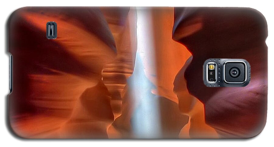 Antelope Galaxy S5 Case featuring the photograph Antelope Canyon Light by Farol Tomson