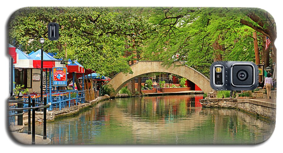 San Antonio Texas Galaxy S5 Case featuring the photograph Arched Bridge Reflection - San Antonio by Art Block Collections