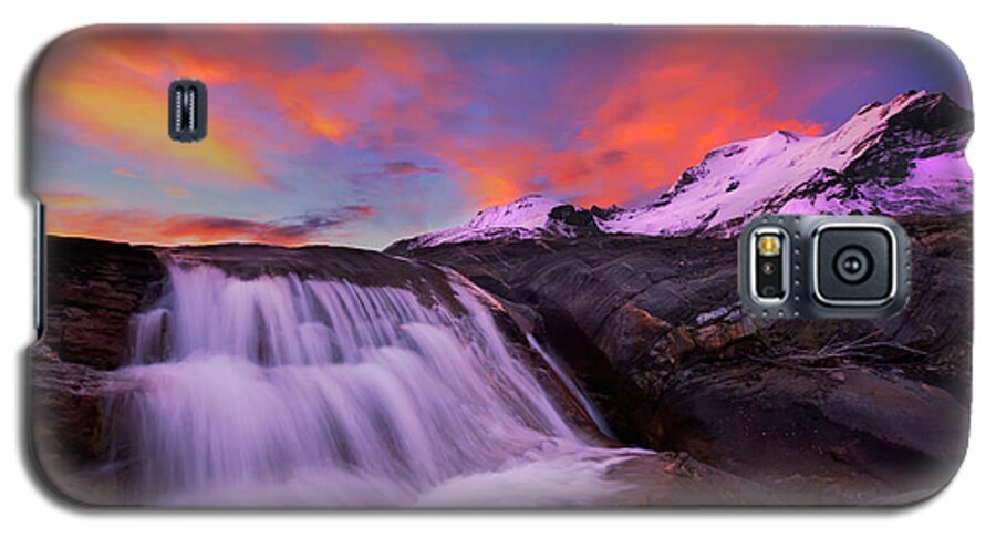 Sunrise Galaxy S5 Case featuring the photograph Athabasca on Fire by Dan Jurak