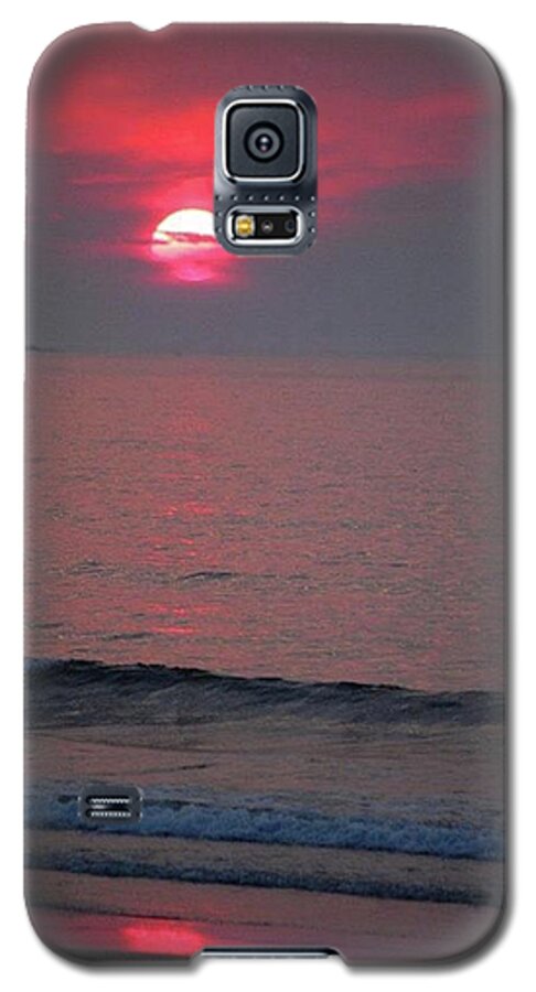 Sunrise Galaxy S5 Case featuring the photograph Atlantic Sunrise by Sumoflam Photography