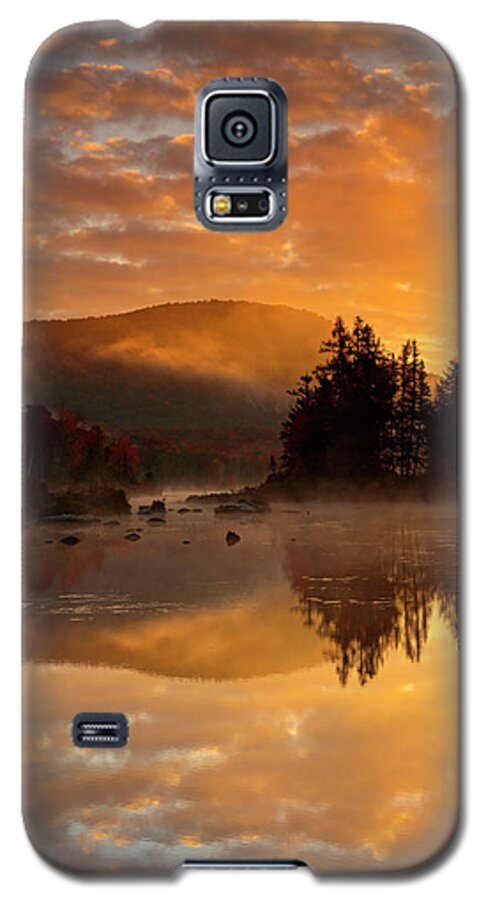 Vermont Galaxy S5 Case featuring the photograph Autumn Mist by Mike Lang