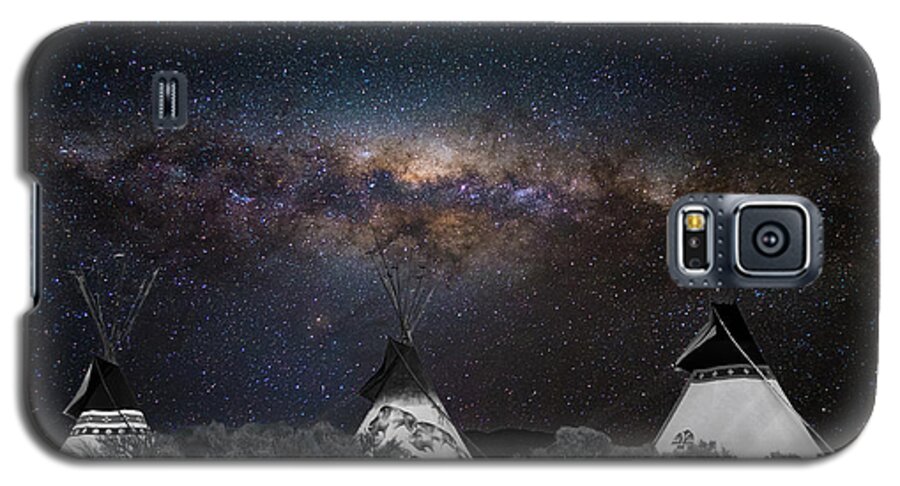 Teepee Sky Milky Way Night Darkskies Galaxy S5 Case featuring the photograph Awesome skies by Carolyn D'Alessandro