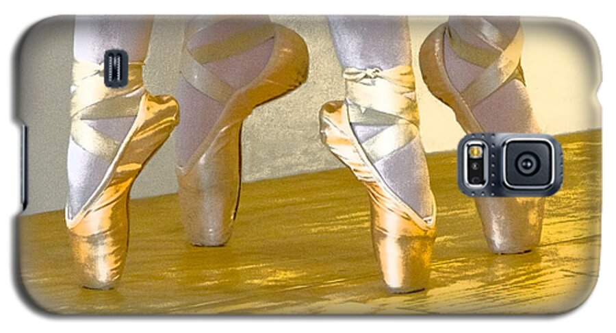 Ballet Galaxy S5 Case featuring the photograph Ballet Second Position in Gold by Ginger Wakem