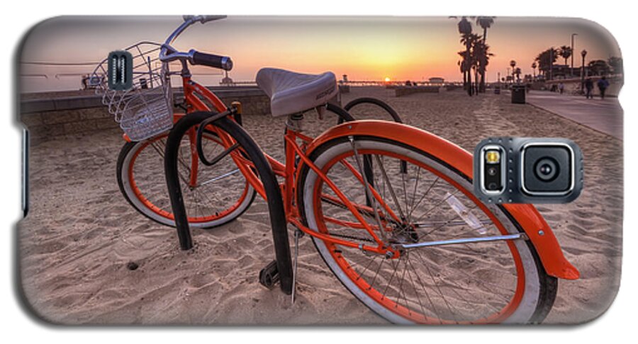 Yhun Suarez Galaxy S5 Case featuring the photograph Beach Bike by Yhun Suarez