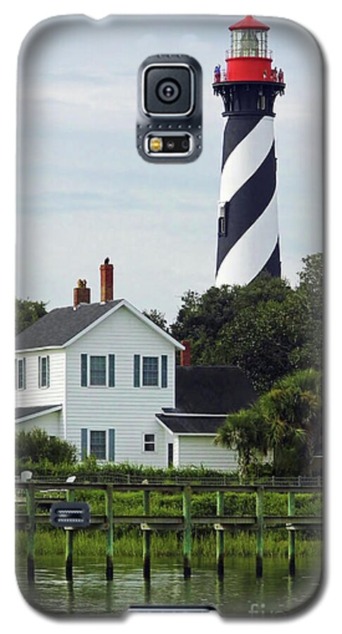 Lighthouse Galaxy S5 Case featuring the photograph Beautiful Waterfront Lighthouse by D Hackett