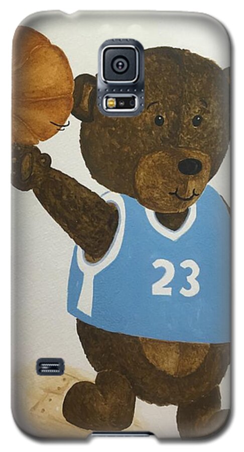 Kids Galaxy S5 Case featuring the painting Benny bear basketball by Tamir Barkan