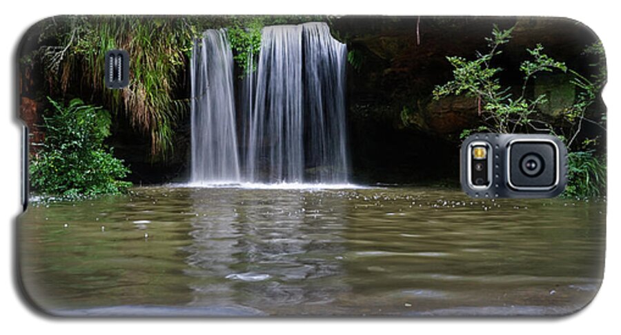 Waterfall Galaxy S5 Case featuring the photograph Berowra Waterfall by Werner Padarin