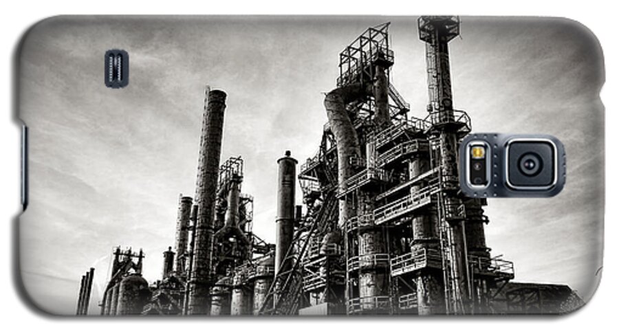 Bethlehem Galaxy S5 Case featuring the photograph Bethlehem Steel by Olivier Le Queinec