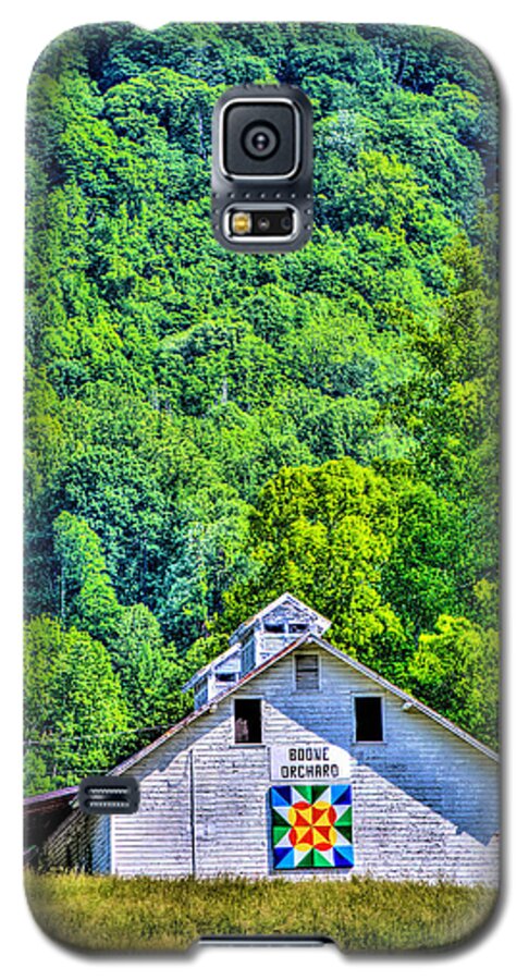 Barn Quilts Galaxy S5 Case featuring the photograph Bioloxi Fox Chase Quilt by Dale R Carlson