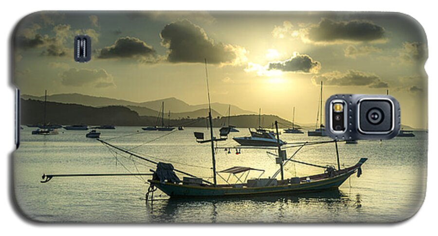 Michelle Meenawong Galaxy S5 Case featuring the photograph Boats In The Bay by Michelle Meenawong