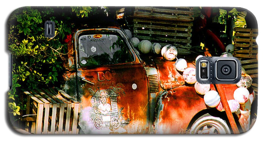 Restaurant Galaxy S5 Case featuring the photograph B.O.'s Fish Wagon in Key West by Susanne Van Hulst