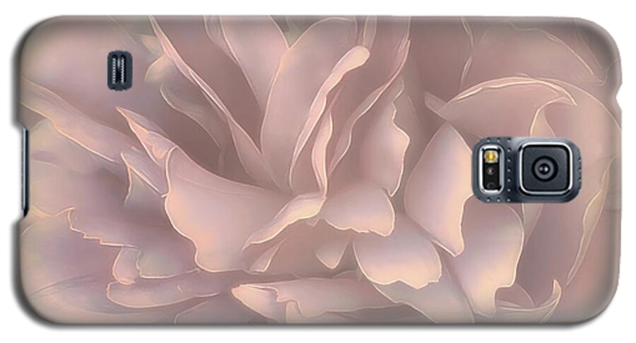 Flower Galaxy S5 Case featuring the photograph Breeze in Pastel Pearl by Darlene Kwiatkowski