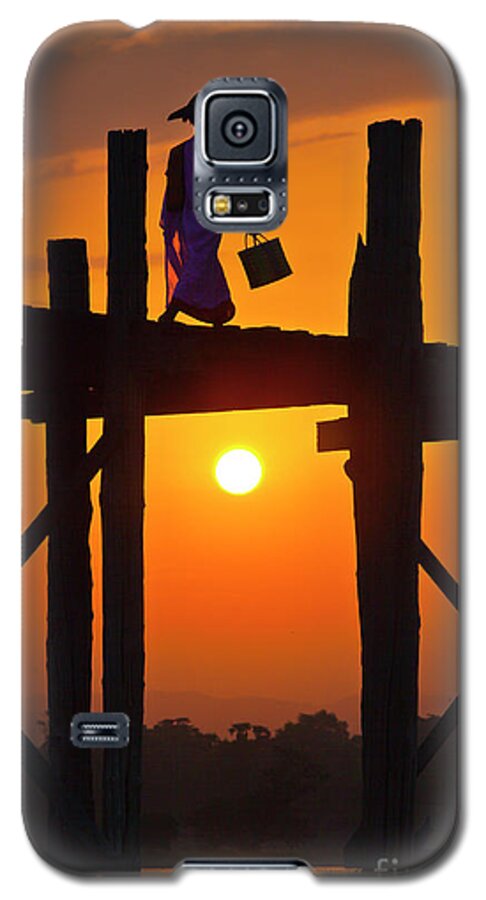  Galaxy S5 Case featuring the photograph Burma_d807 by Craig Lovell