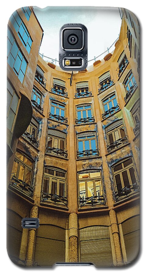 Barcelona Galaxy S5 Case featuring the photograph Casa Mila - Barcelona by Colleen Kammerer