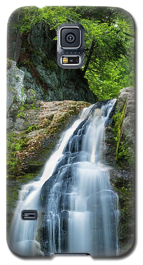 Maine Galaxy S5 Case featuring the photograph Cascade Falls in South Portland in Maine by Ranjay Mitra