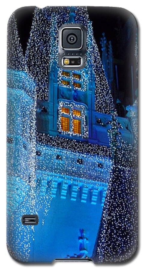 Cinderella Galaxy S5 Case featuring the photograph Christmas Castle by Nora Martinez