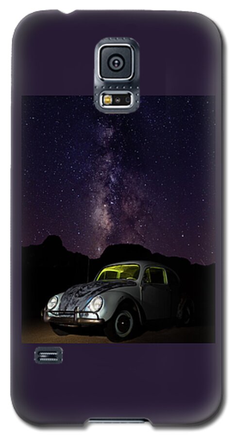 Classic Car Galaxy S5 Case featuring the photograph Classic VW Bug Under the Milky Way by James Sage