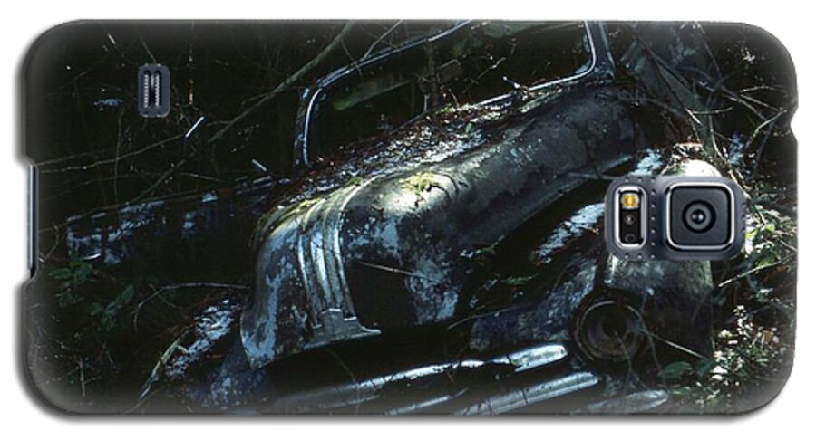 Old Car Wreck Galaxy S5 Case featuring the photograph Convertible by Laurie Stewart