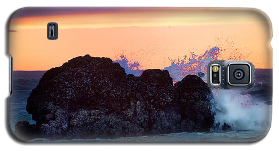 Waves Galaxy S5 Case featuring the photograph Crashing Wave by Jerry Cahill