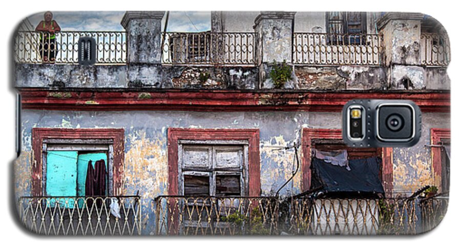 Cuban Woman At Calle Bernaza Havana Cuba Photography By Charles Harden Dilapidated Apartment Building Rusty Balconies Galaxy S5 Case featuring the photograph Cuban Woman at Calle Bernaza Havana Cuba by Charles Harden