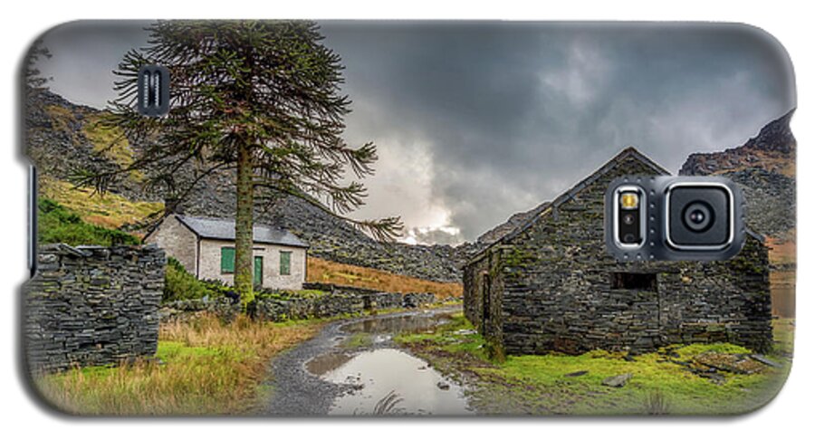 Cwmorthin Galaxy S5 Case featuring the photograph Cwmorthin Slate Ruins by Adrian Evans